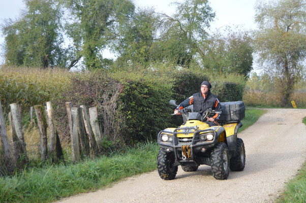 Notre initiateur encadre en quad