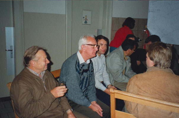 Gäste im Schulhaus. V.li. Adolf Zopfi, Gottfried Meier, Bernhard Schindler, Hans Marti, Rolf Hürlimann.