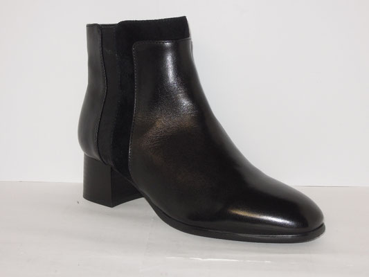 Cuir noir - 36/40 - 120€
