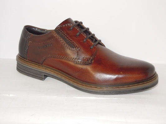Bugatti - cuir cognac - 40/45 - 99.95€