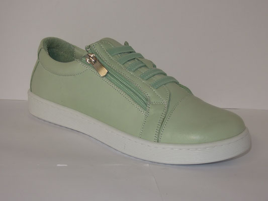 Andrea Conti - cuir vert pastel - 37/42 - 89€