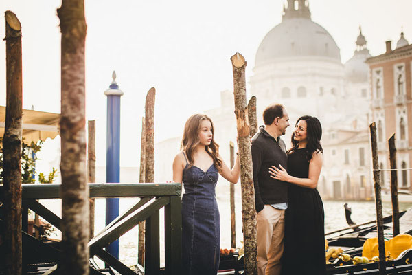 Moment during Venice vacation photo session in a silent square