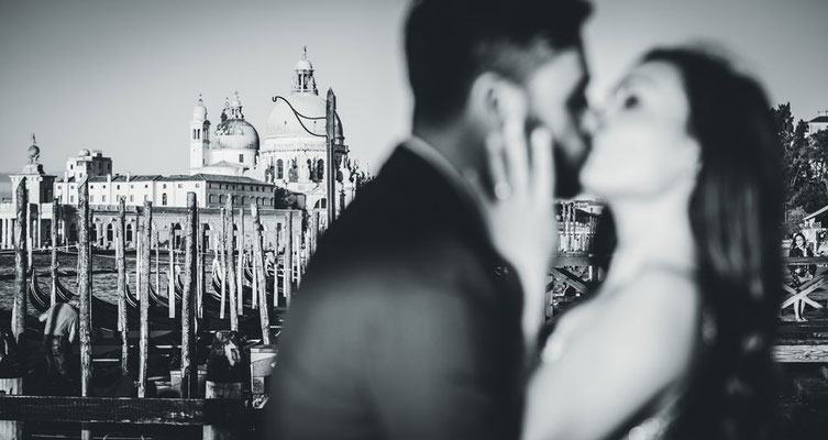 Venice-Engagement-Photographer