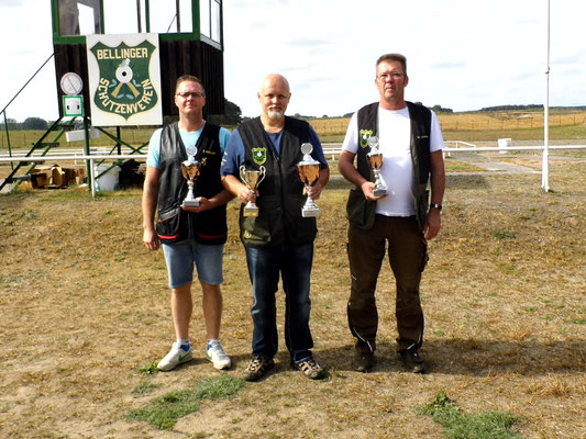 Gewinner Schützen-/Altersklasse von links nach rechts: Tino Fröhlich 2.Platz, Roberto Greiff 1.Platz und Michael Lindner 3.Platz
