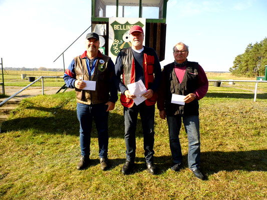 von links nach rechts: Frank Hüegelow 2.Platz, Werner Fröhlich 1.Platz und Harry Müller 3.Platz