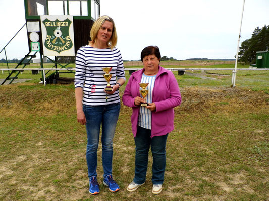 Hier sehen Sie von links nach rechts: Silke Greiff 2.Platz und Ingeborg Zühlke 3.Platz (Birgit Pankau war leider nicht mehr anwesend)