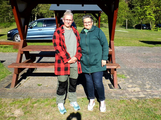 von links nach rechts: Birgit Pankau und Karin Schön