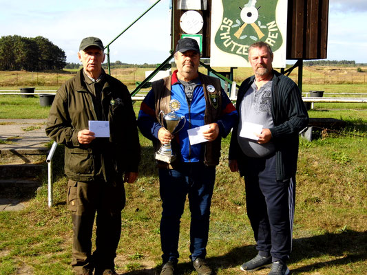 von links nach rechts: Gunther Greiff 2.Platz, Frank Hügelow 1.Platz (Wanderpokal) und Klaus-Dieter Gehse 3.Platz