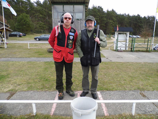 Bereits zum Stechen: links Henry Hafenstein und rechts Dr. Thorsten Wendt