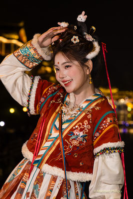 Junge Frau in Fenghuang, China