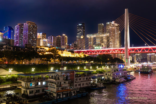 Skyline von Chongquing bei Nacht