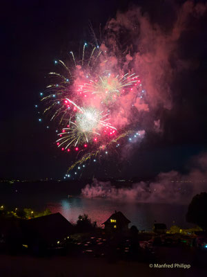 Feuerwerk über dem Zugersee