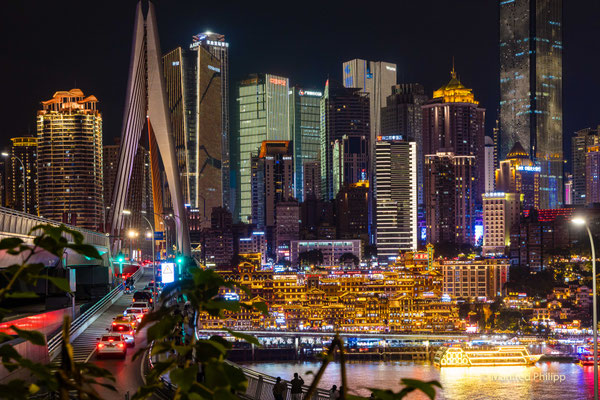 Skyline von Chongquing bei Nacht