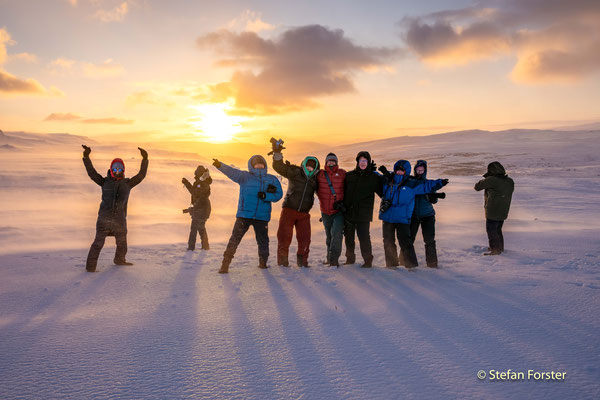 Unsere Reisegruppe im stürmischen Wind....