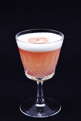 Bramble Sour with Diplome Dry Gin