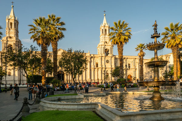 8. Nov.   Arequipa: Plaza de Armas (Kathedrale)