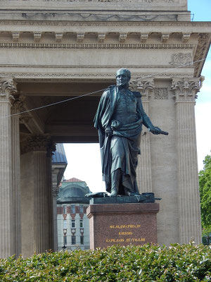 Feldherr Michael Kutusow vor der Kasaner Kathedrale