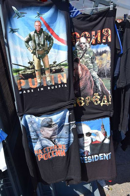 T-Shirts im Straßenverkauf