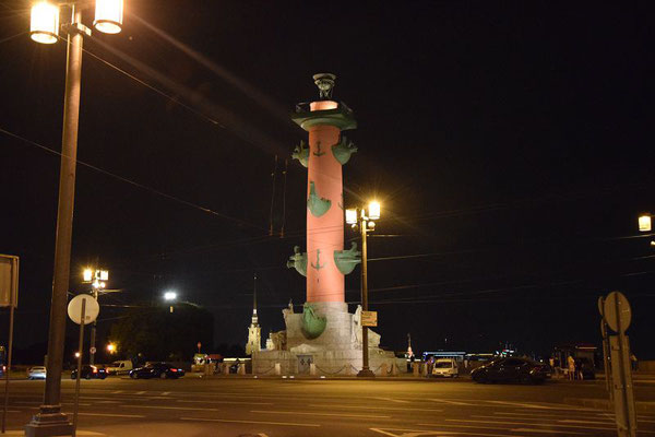 Leuchtturm in der Nacht