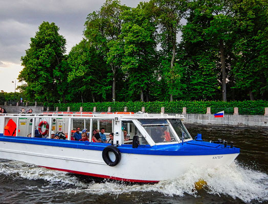 Boot bei der Kanalfahrt