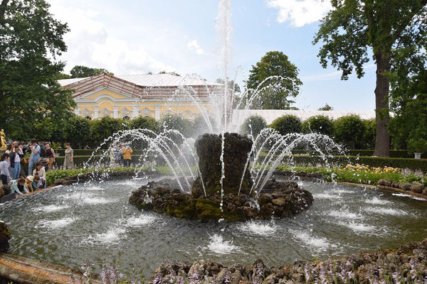 Fontäne Glocken im Peterhofer Park