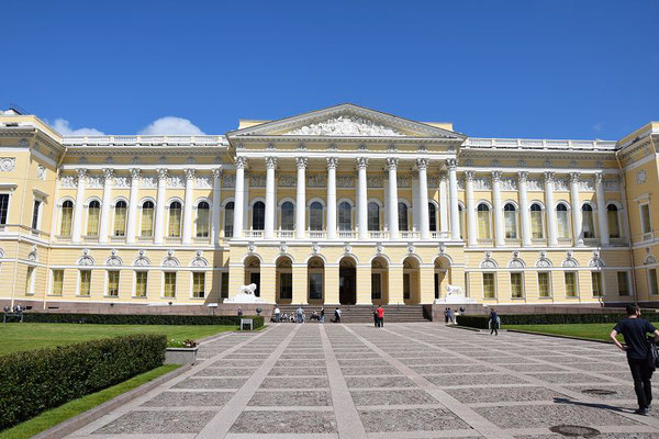 Haupteingang vom Russischen Museum