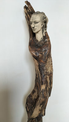 Tree-People, Keramik auf Fundholz, ca. 60 cm