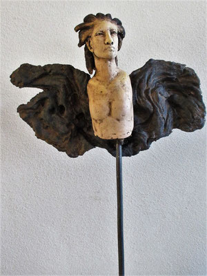 Engel. Keramik, Flügel mit Holzoptik, ca. 35 cm