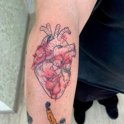 tatuaje corazón orgánico