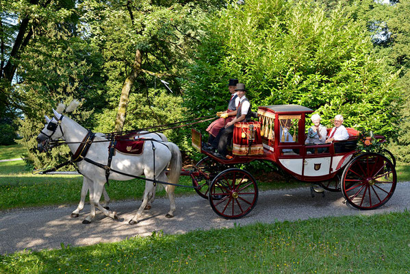 Im Garten Schloss Hünegg