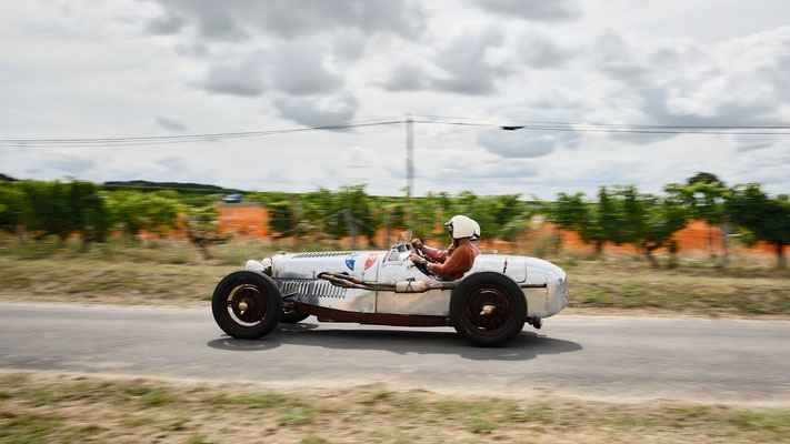 La montée historique du puy notre dame © Stephane Moreau Photographe