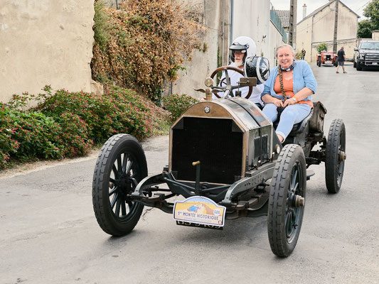 La montée historique du puy notre dame © Stephane Moreau Photographe