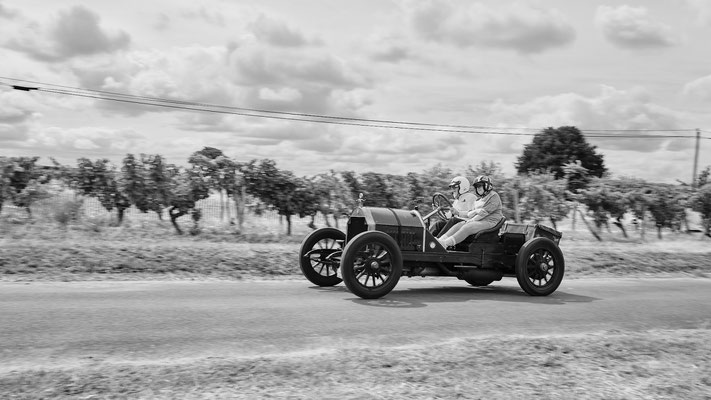 La montée historique du puy notre dame © Stephane Moreau Photographe