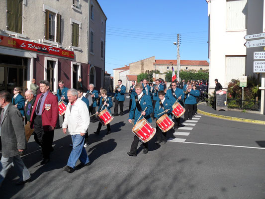 Défilé du 11 novembre 2011 à Jumeaux