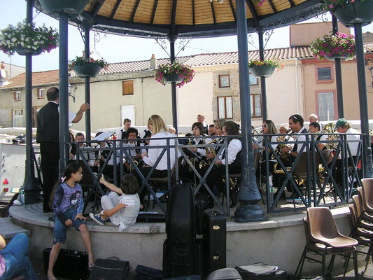 Concert sous le kiosque à Brassac le 12 Juin 2011