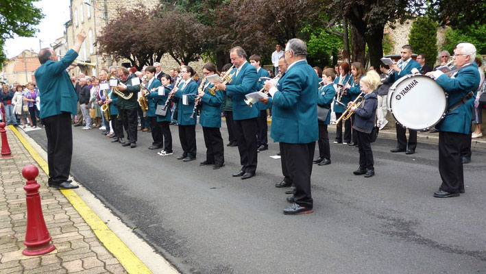 Défilé du jumelage germano-italiano français du 27 mai 2012 à Brassac-les-Mines