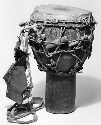 Jembe from Guinea, ca. 1938 (Coll. Musée de l'Homme, Paris)