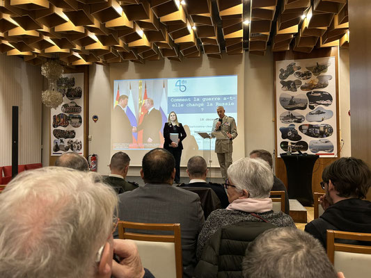 Présentation de la conférencière par le responsable du CCML.