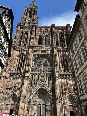 La façade de la cathédrale, toujours aussi impressionnante de légèreté.