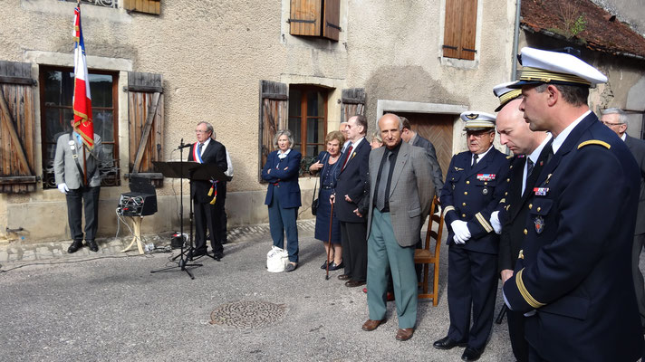 Les autorités et le discours du maire de Faverney...