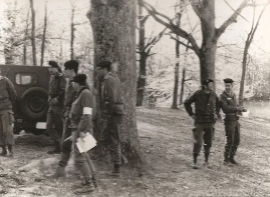 Les contrôleurs, immédiatement à droite du gros arbre , LTN DUCRET.