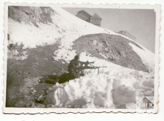 FM Bren en batterie par la 3e compagnie du 99e RIA durant l'hiver 44-45 dans les Alpes