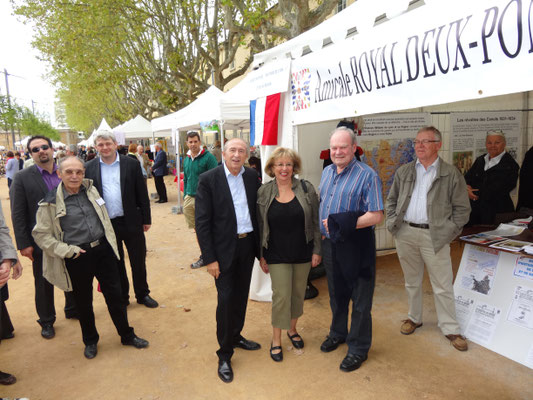 Le maire de Lyon, Gérard COLOMB avec son adjointe Evelyne HAGUENAUER...