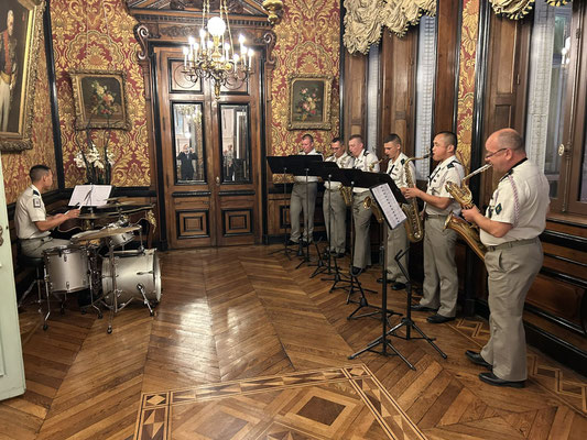 Les talentueux légionnaires musiciens.