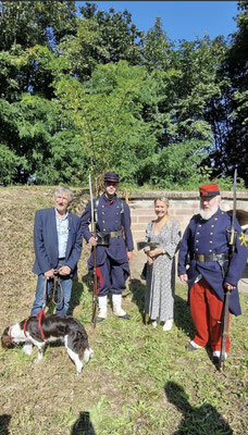 Avec nos deux soldats, le maire de Reichstett, Georges SCHULER et la sénatrice Elsa SCHALK.