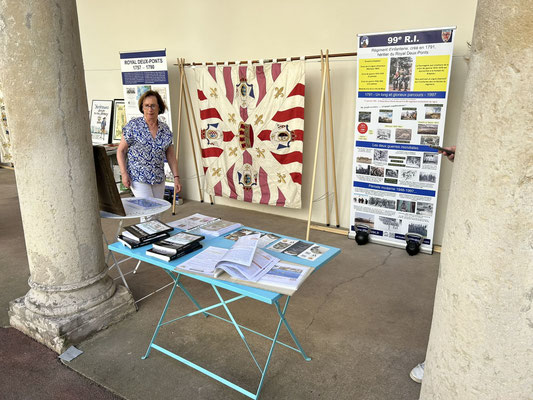 Finalisation du stand par Line CUVELOT.