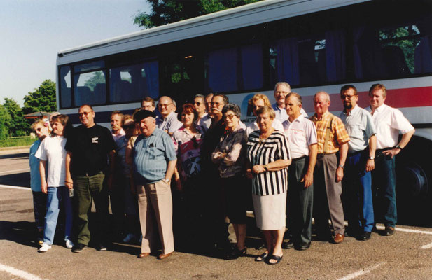 De g. à d. à partir de Gabriel Esnault : Hubert Moussard, Mme Bardol, Mme Chevalier, X, Daniel Chevalier, Mr Bardol, Patrick Vincent, X
