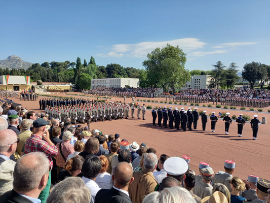 Présentation des troupes au GBR Cyrille YOUCHTCHENKO, commandant la Légion étrangère