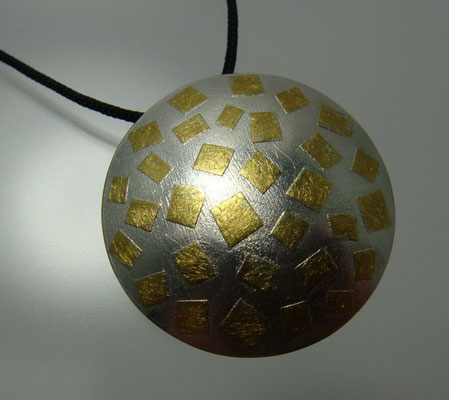 Squares Ø 24 mm • Gold 750, Silber • private collection