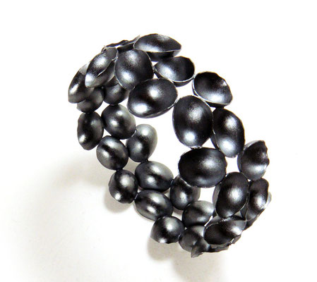 Black Grapes • Armreif 2019 • Silber • privat collection